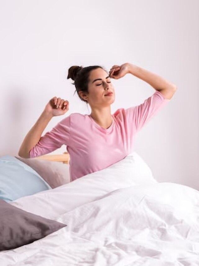 जान लेंगे सुबह जल्दी उठने के फायदे तो नहीं करेंगे ये गलती, आचार्य बालकृष्ण ने बताया