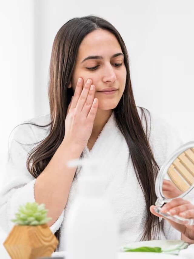 गर्मियों में स्किन को रखना चाहते हैं हेल्दी? इन चीजों का करें सेवन