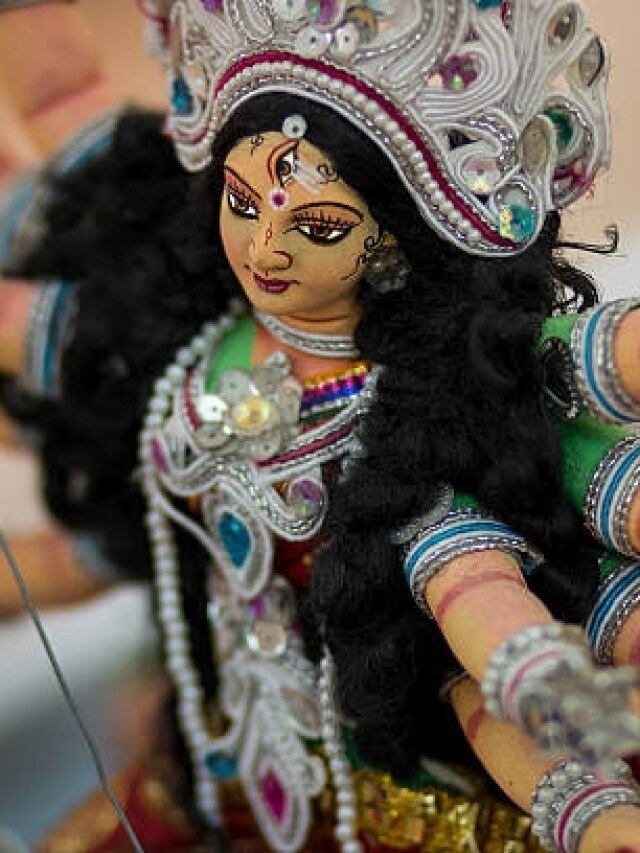 चैत्र नवरात्र पर होगा शुक्र का गोचर, इन 3 राशियों पर मां लक्ष्मी रहेंगी मेहरबान