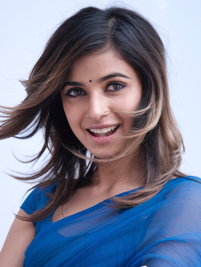 মুখে নয়, এই ৭ ইশারায় পুরুষকে 'I Love You' বলে মেয়েরা