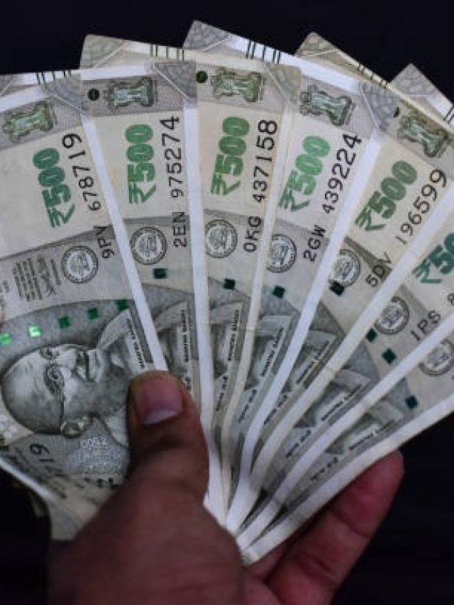 घर के मंदिर में रख दें ये 2 खास मूर्तियां, पैसों से भर जाएगी आपकी तिजोरी