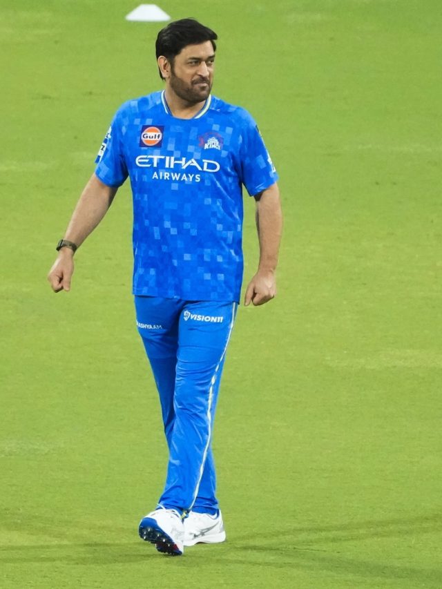 धोनी की टीम का नेट बॉलर बना ये अनजान क्रिकेटर, जानें नेट बॉलर को कितनी मिलती है फीस?