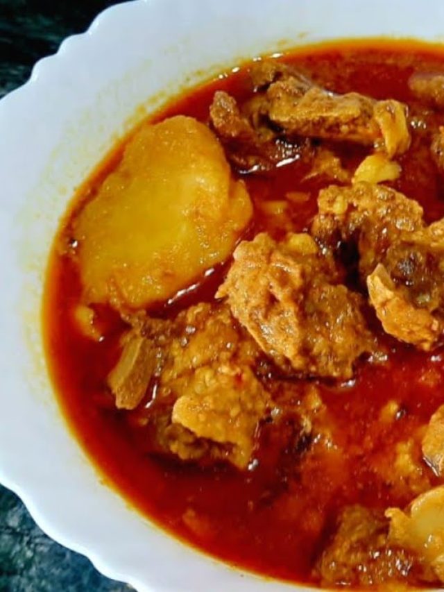 দোলের দুপুরে মাংস-ভাত চাই, খাসির লাল ঝোল রাঁধুন এভাবে