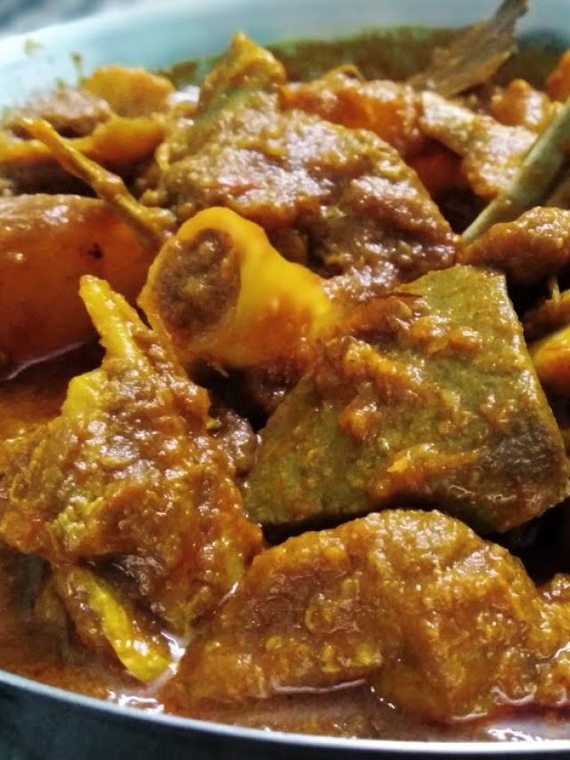 খাসির মাংসের ঝোলে টক দই কখন দেবেন? জেনে রাখুন কাজে লাগবে