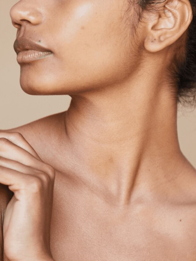 ৪০-এই গলার চামড়া কুঁচকে গিয়েছে? বুড়ি হওয়া আটকাবে ৫ উপায়