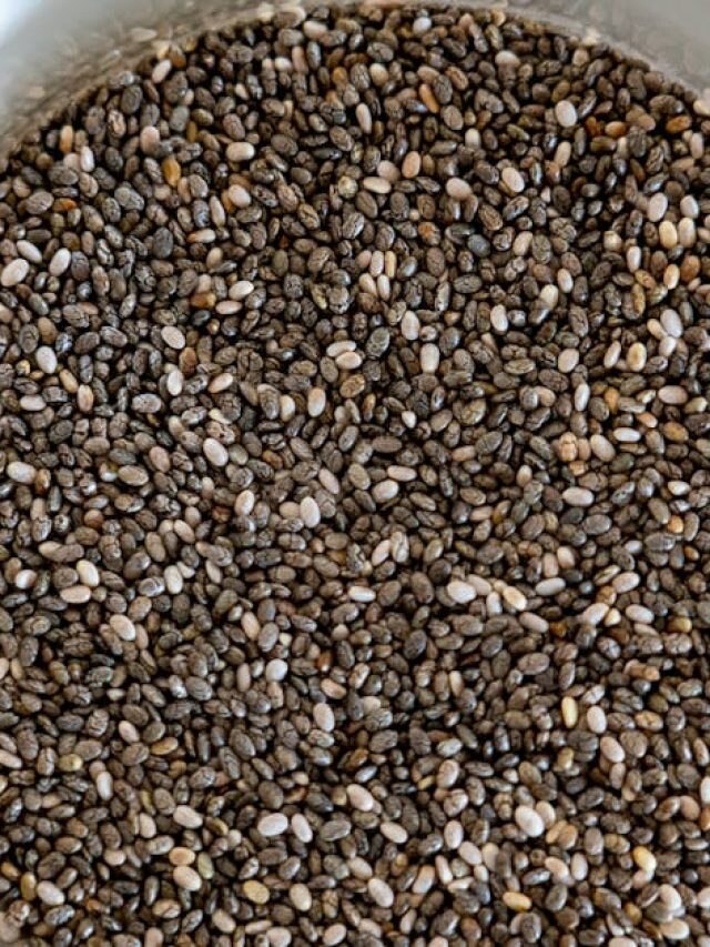 गलत तरीके से चिया सीड्स का सेवन फायदे की जगह करेगा नुकसान! जानें सही मेथड