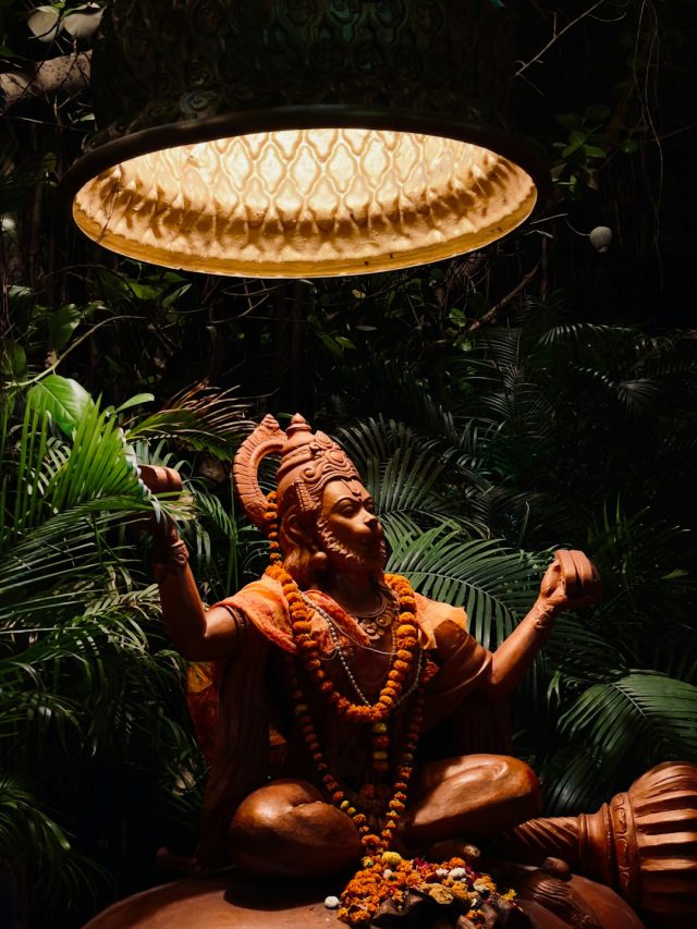 বাড়ি-গাড়িতে হনুমানজির এমন ছবি রাখতে নেই, জেনে রাখুন