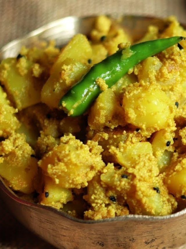 প্রিয় পোস্ত খেলেই মরবেন, গরমে ভুলেও ছোঁবেন না আলু পোস্ত