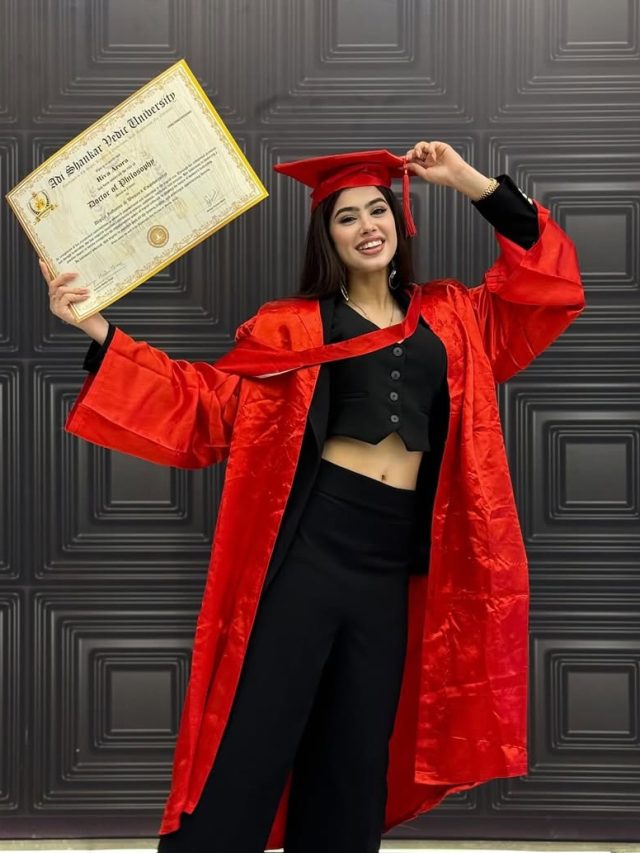 18 की उम्र में PhD कैसे हो गई? रीवा अरोड़ा की ड‍िग्री पर उठे सवाल, पीछे पड़े ट्रोल्स