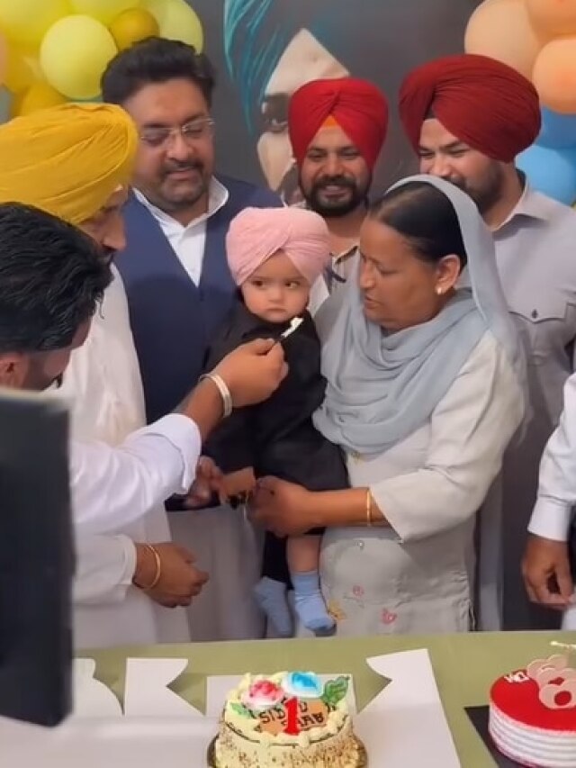 1 साल का हुआ छोटा सिद्धू, मां की गोद में बैठकर काटा केक, क्यूटनेस पर फिदा फैंस, Video