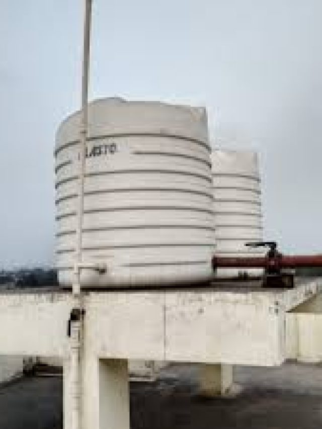 নিমেষে পরিষ্কার হয়ে যাবে ঘরের ট্যাংক, জলে দিন এই জিনিস