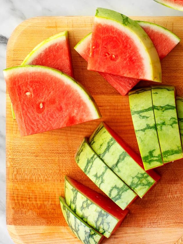 কাটা তরমুজ ফ্রিজে রাখেন? এখনই সাবধান হয়ে যান