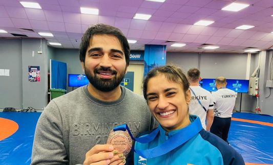 विनेश फोगाट शादी के 7 साल बाद बनेंगी मां, पति सोमवीर संग शेयर की पोस्ट