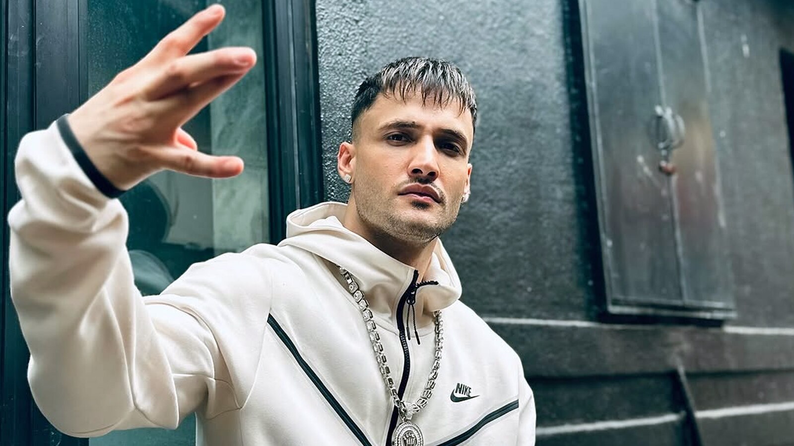 सलमान-रोहित शेट्टी से पंगा-घमंड ने बर्बाद किया आसिम का करियर, लेकिन कम नहीं हुई अकड़