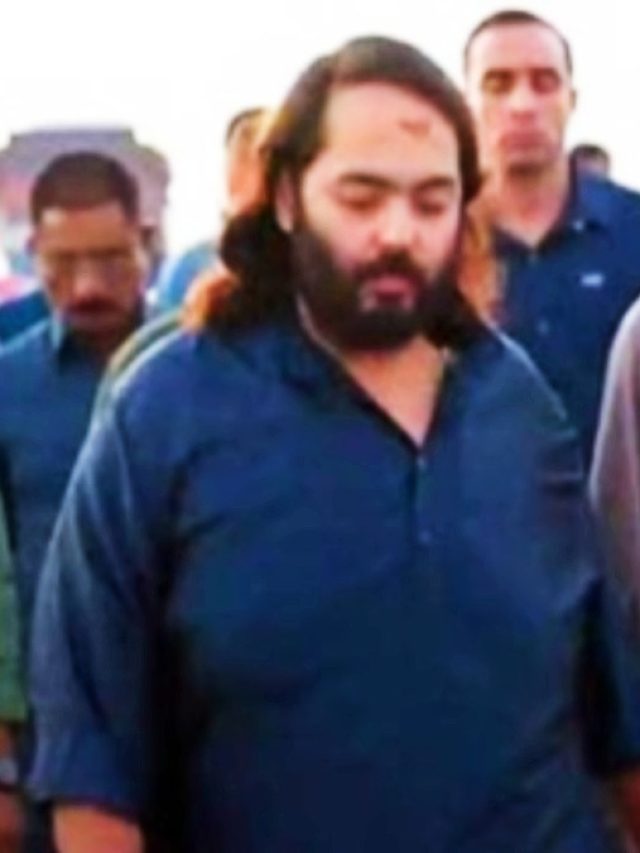 अनंत अंबानी रोजाना क्यों पैदल चल रहे 10-12 KM? हनुमान चालीसा पढ़ते हुए वीडियो आया सामने