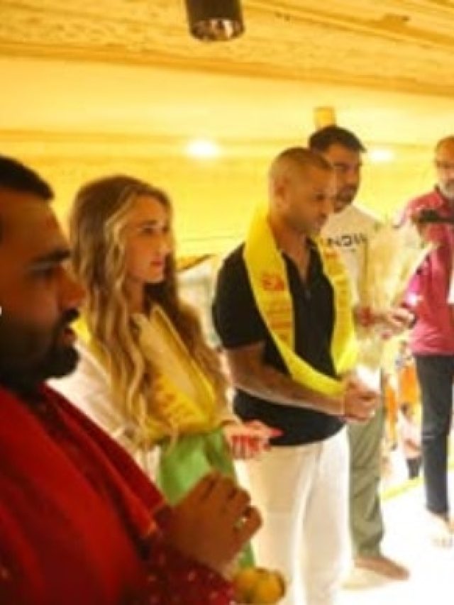 'गर्लफ्रेंड' सोफी संग बाबा बागेश्वर का आशीर्वाद लेने पहुंचे क्रिकेटर शिखर धवन, फोटो वायरल