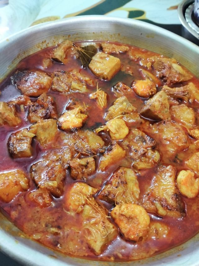 এঁচোড় চিংড়ি রান্নার সময় চিংড়ি মাছ কখন দিতে হয়? অনেকেই জানে না