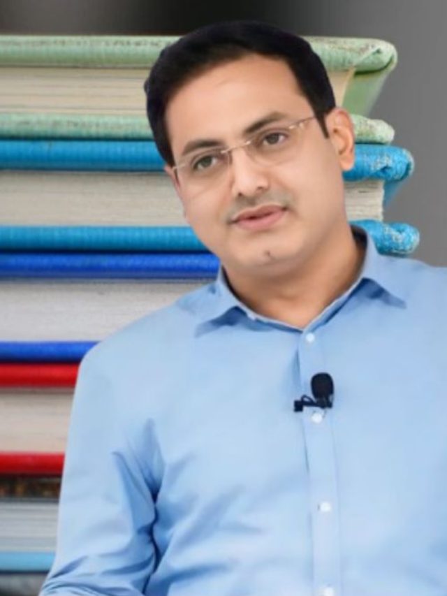 বড় হতে চাইলে এই ৫ বই পড়ুন, বলছেন বিকাশ দিব্যকীর্তি স্যার