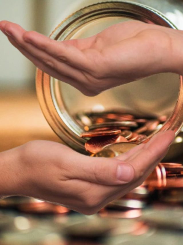 গোপনে এই জিনিস দান করুন, আসবে হু হু করে টাকা