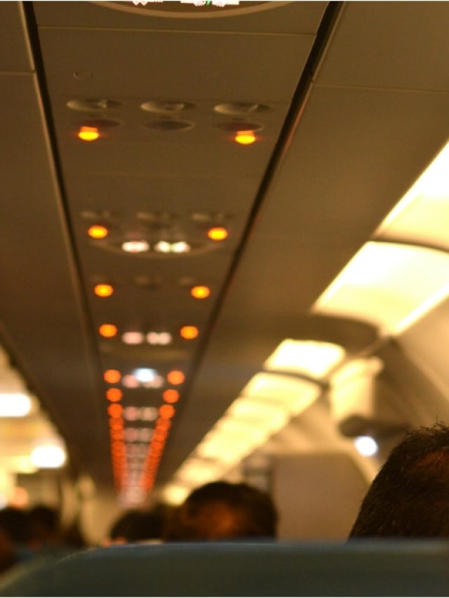 क्यों फ्लाइट टेक-ऑफ और लैंडिंग के वक्त लाइट्स धीमी कर दी जाती हैं?