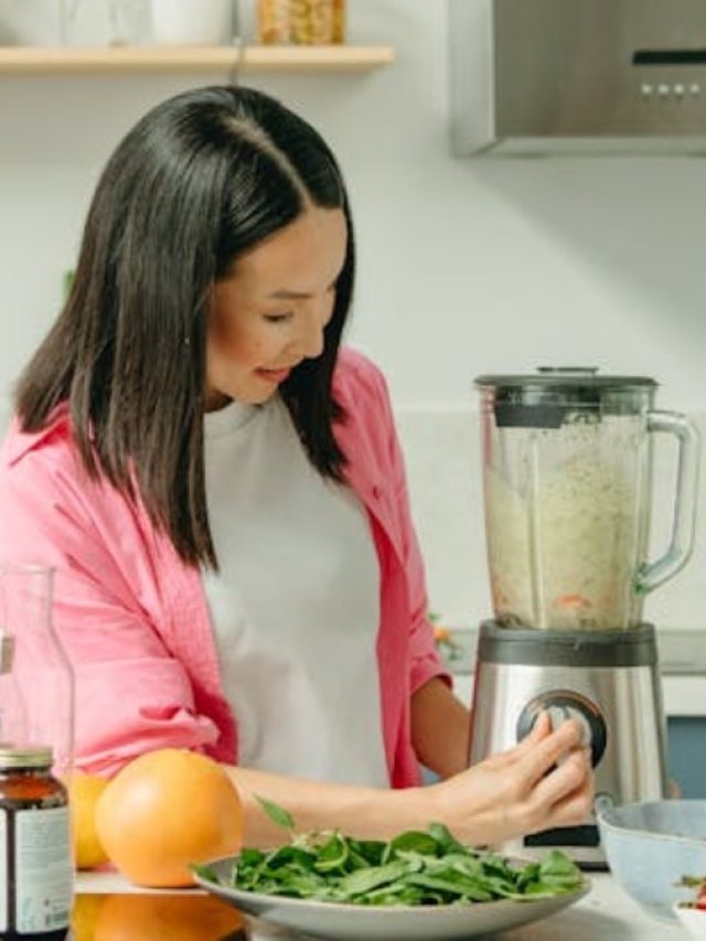 এই জিনিসগুলি ভুলেও মিক্সারে বাটবেন না, ব্লেড নষ্ট হয়ে ব্লাস্ট করবে