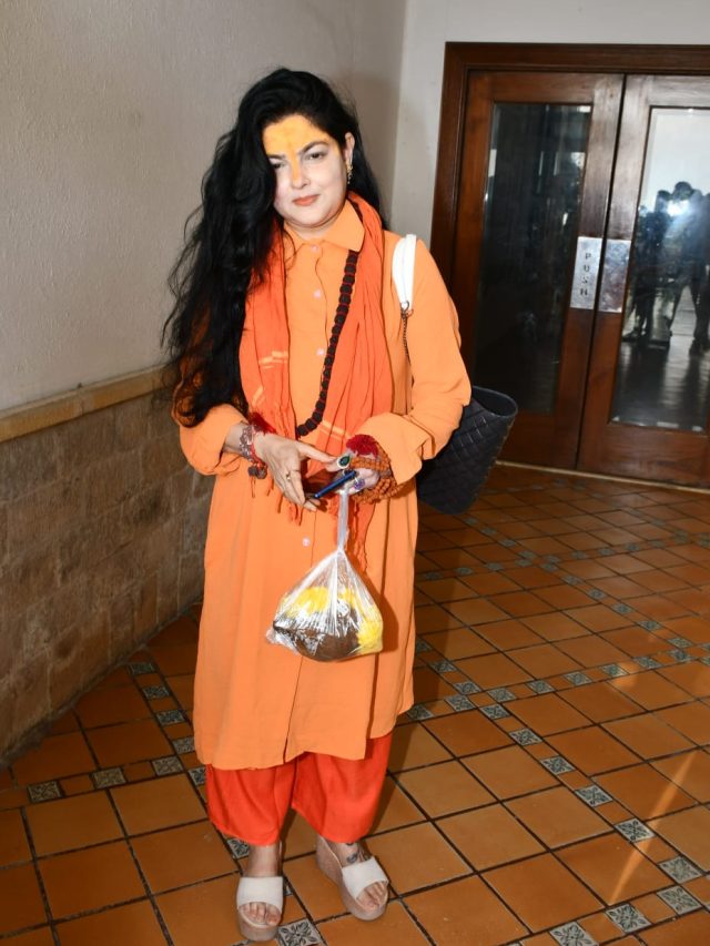 गले में रुद्राक्ष, माथे पर चंदन, भगवा कपड़ों में ममता का दिखा साध्वी रूप, बोलीं- जय महाकाल