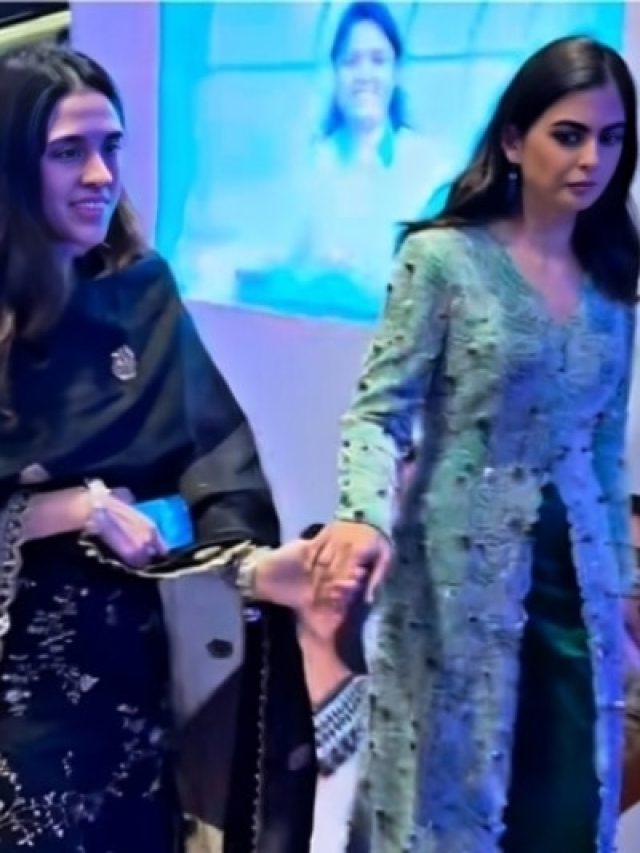 बहू श्लोका ने खींची ससुर मुकेश अंबानी की फोटो, ननद ईशा का थामा हाथ, दिखा देसी अवतार