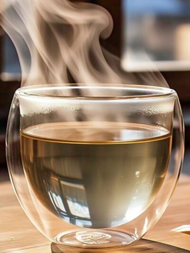 क्या होगा यदि गर्मी में गर्म पानी पिएंगे?MD डॉक्टर ने बताया