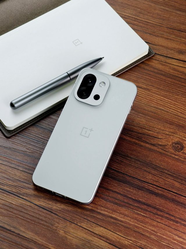 OnePlus का ये फोन होगा 'छोटा पैकेट, बड़ा धमाका', आज पता चलेगी कीमत