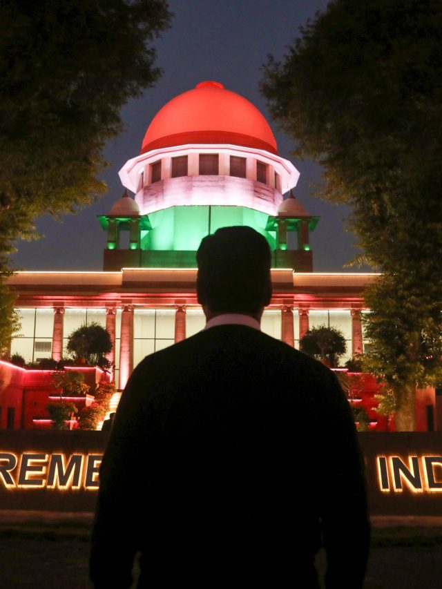 বিচারক না আইনজীবী? কার রোজগার বেশি