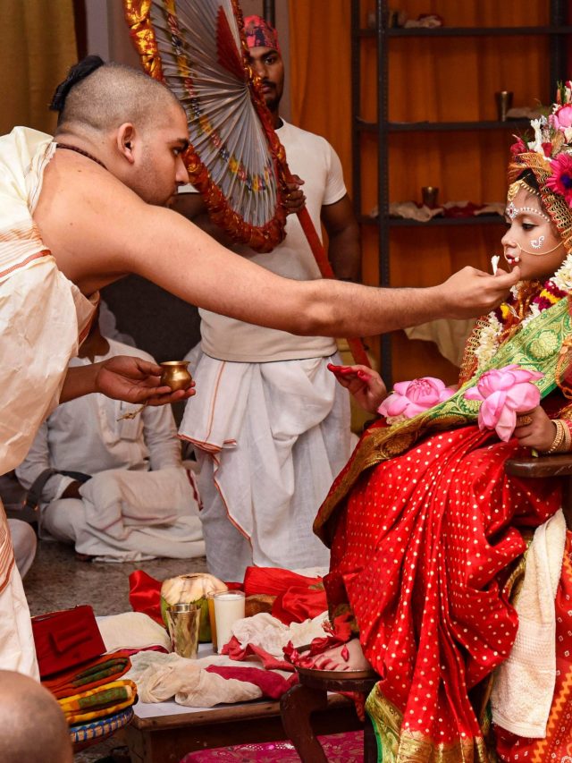 कल चैत्र नवरात्र की अष्टमी तिथि पर इस अशुभ योग में न करें कन्या पूजन, नोट करें सही मुहूर्त