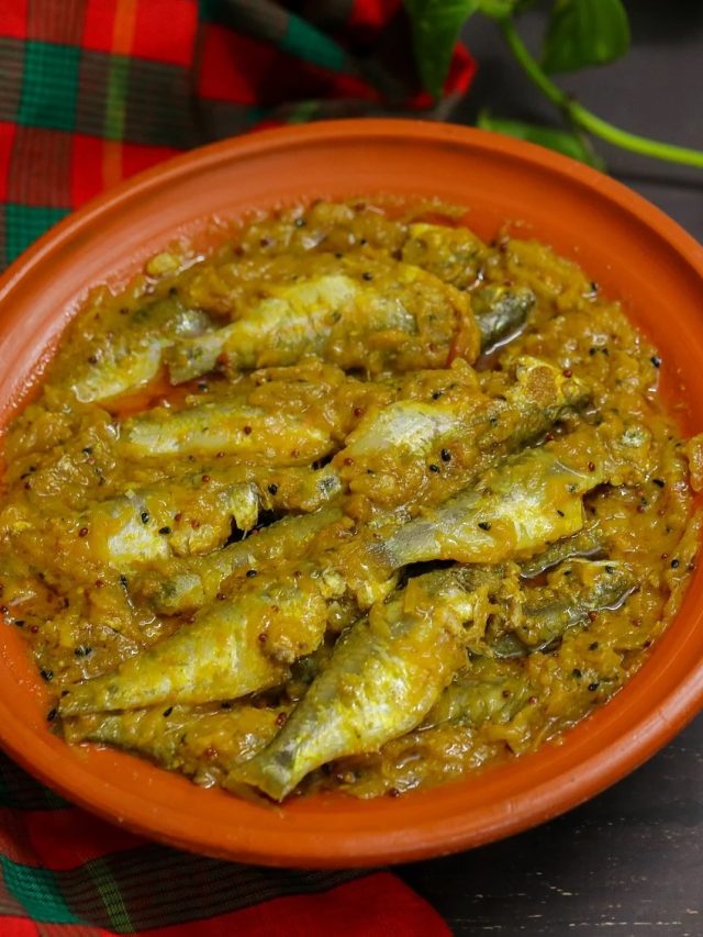 গরমের সুপারফুড! খাঁটি ঘটিদের পুঁটি মাছের টকের রেসিপি