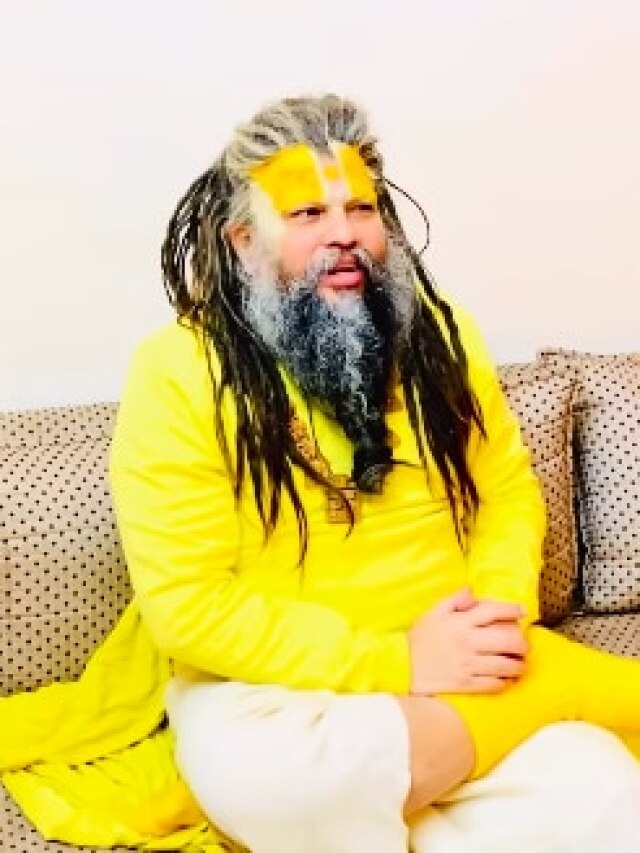 'मैं समलैंगिक हूं, 150 से ज्यादा पुरुषों से संबंध बनाए' प्रेमानंद जी को शख्स ने सुनाई आपबीती