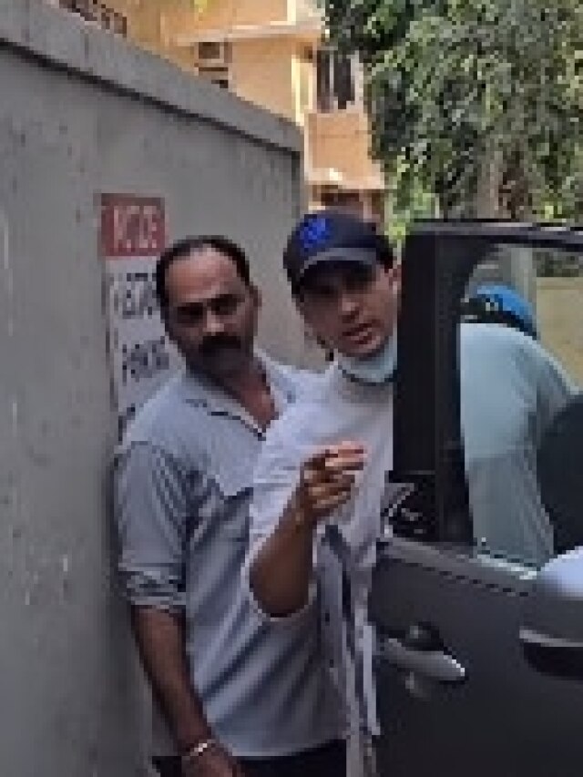 VIDEO: 'तमीज में रहो, पीछे हटो', प्रेग्नेंट कियारा के पास आए पैप्स, सिद्धार्थ ने फटकारा