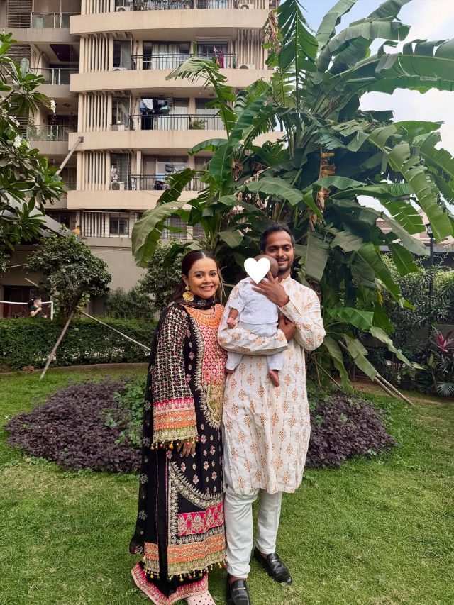 'गोपी बहू' ने पति संग मनाई ईद, बेटे का छ‍िपाया चेहरा, फैन्स बोले- नजर न लगे