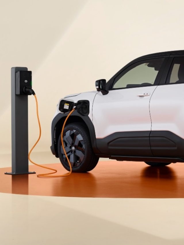 500KM रेंज... धांसू फीचर्स! भारत आ रही है Toyota की पहली इलेक्ट्रिक कार