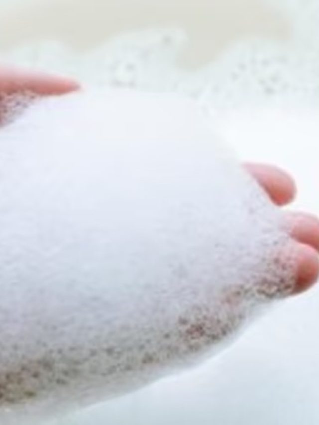 সাবানের ফেনা কেন সাদা হয়, শিক্ষিতরাও জানেন না