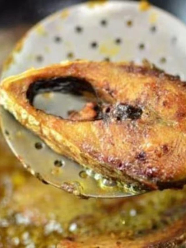 পুরনো হিমঘরের ইলিশ রাঁধুন এভাবে, কেউ ধরতেই পারবে না