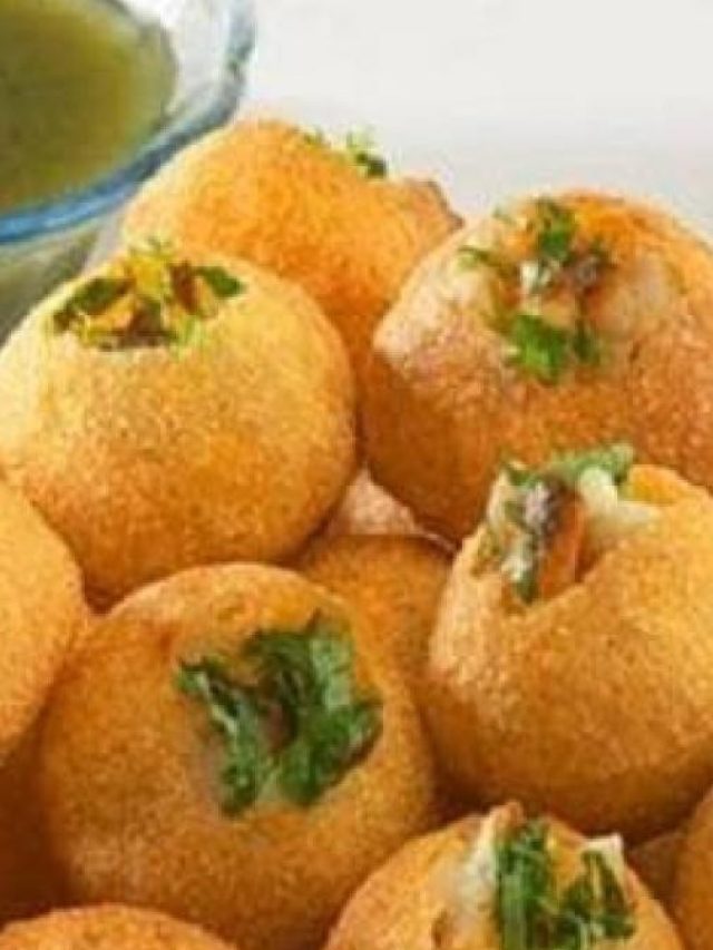 মেয়েরা এত বেশি ফুচকা খেতে পছন্দ করেন কেন? কারণ জানলে হাঁ হবেন