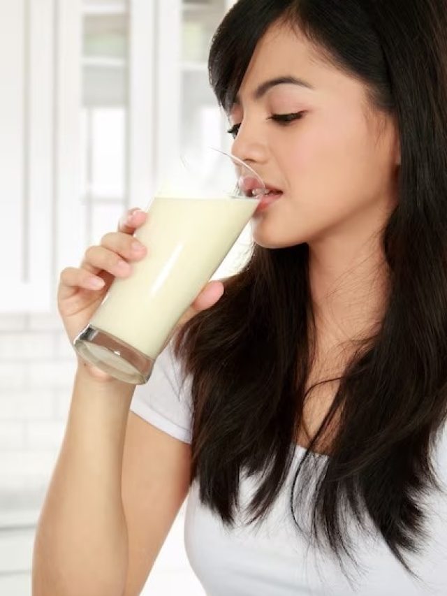 যখন তখন নয়, সঠিক সময়ে দুধ খেলে তবেই গায়ে লাগবে গত্তি