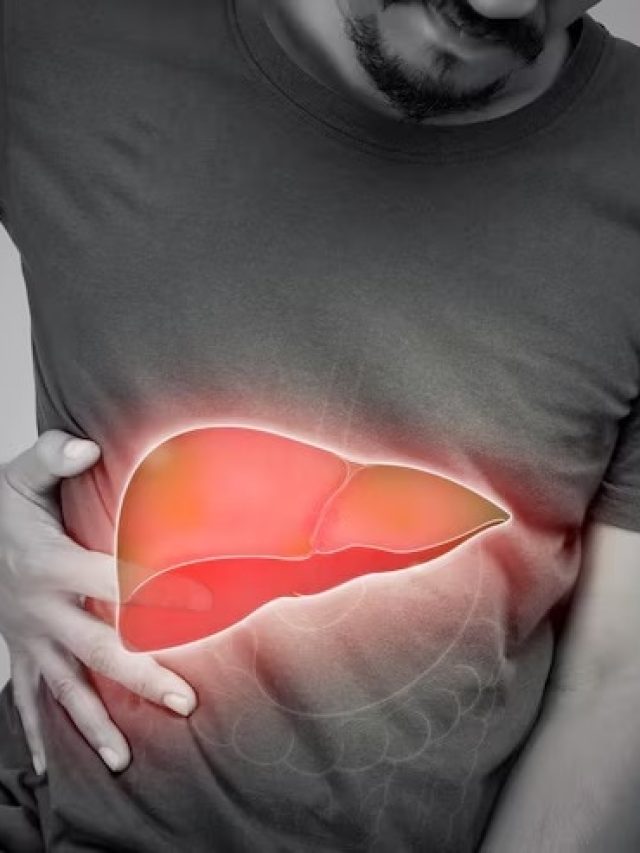 মদ্যপানে লিভার খারাপ? এই ফল চিবিয়ে শান্তি পাবেন, রক্ত শুদ্ধ করে