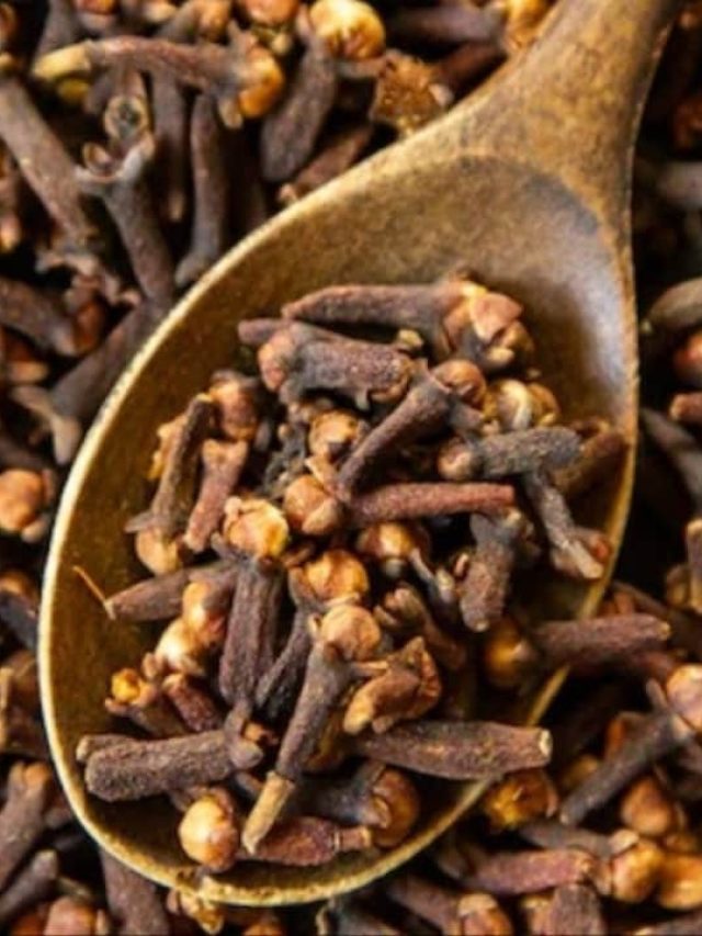 ১টা লবঙ্গ বুকপকেটে, ব্যস, শুরু হবে এসব