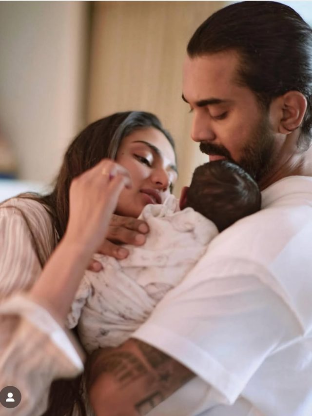 राहुल-अथिया ने रिवील किया बेटी का नाम, क्र‍िकेटर के कंधे पर सो रही नन्ही परी, PHOTO