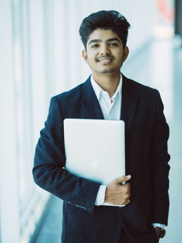 कॉमर्स से 12वीं करने वाले ध्यान दें, इन कोर्स से अच्छी सैलरी पाने में मिलेगी मदद