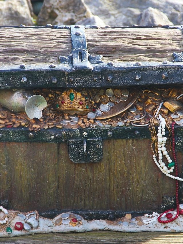 बनना चाहते हैं धनवान? तो जान लीजिए अक्षय तृतीया पर दान करने का महत्व