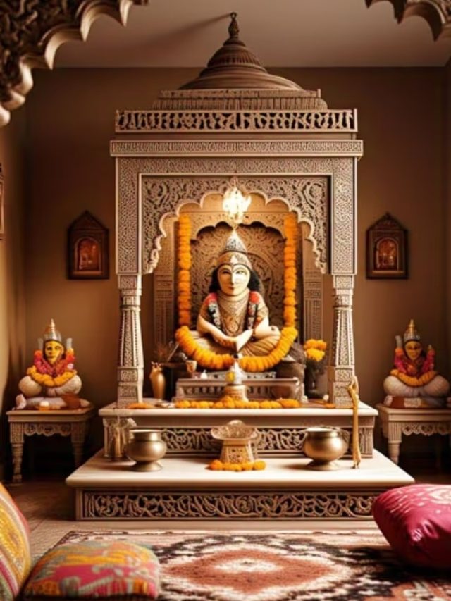 ঠাকুরঘরের এই ভুলগুলি সুখ - সমৃদ্ধিতে বাধা দিচ্ছে, কী কী করতে হবে?