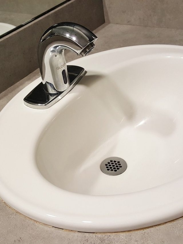 বেশি ঘষতে হবে না, রান্নাঘরের এই জিনিসেই ঝকঝকে হবে নোংরা বেসিন