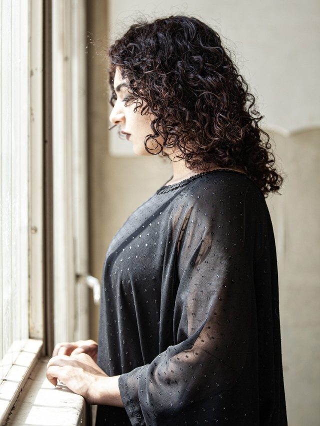 বিষণ্ণ থাকে, মানুষ খিটখিটে ও রাগি হয় এই ভিটামিনের অভাবে