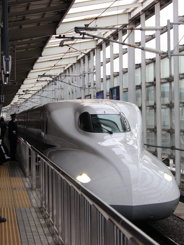 देश में जल्द दौड़ेगी बुलेट ट्रेन, हो रही कर्मचारियों की भर्ती, इतने पदों पर मांगे आवेदन