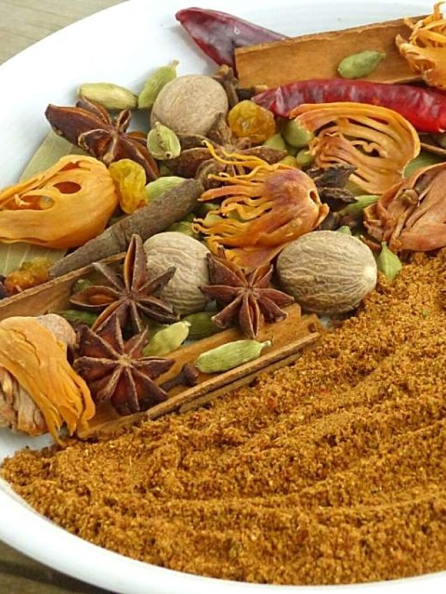 গরম মশলার গুঁড়ো কেন রান্নার শেষে দেয়? কারণ জানালেন বাবুর্চি